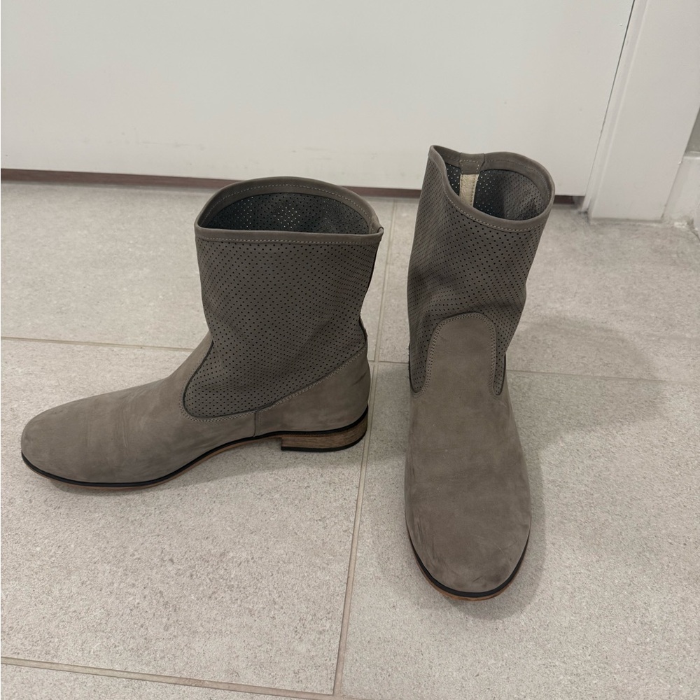 Zapato Gray Suede/Leather Ankle Boots